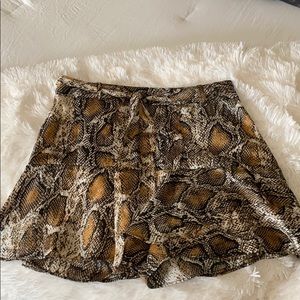 Zara snakeskin skort!